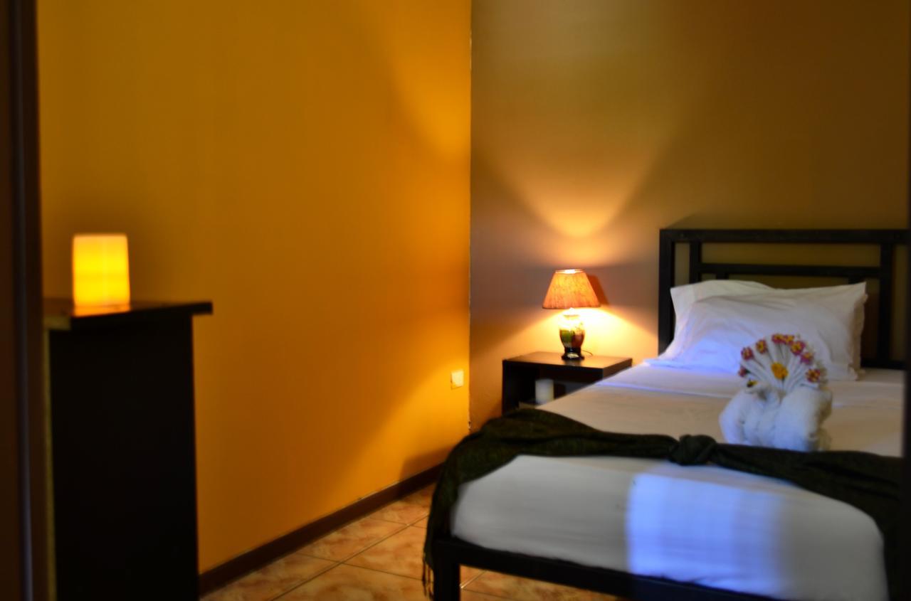 Hotel Casa Aura Cartago Exterior photo